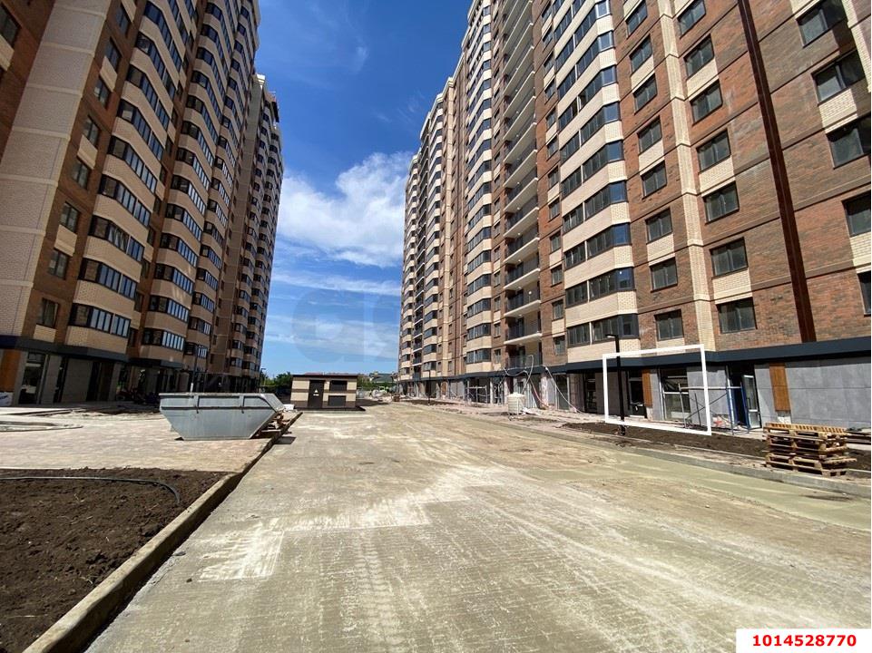 Фото №2: Торговое помещение 49 м² - Краснодар, жилой комплекс Лучший, ул. Ростовское шоссе, 30/6