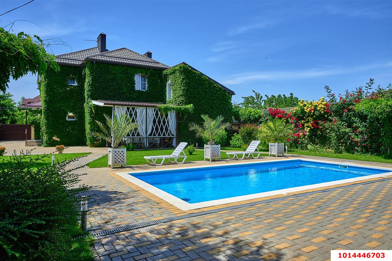 Фото №1: Дом 268 м² + 10 сот. - Краснодар, Прикубанский внутригородской округ, Завод Радиоизмерительных Приборов, п. Калинино, ул. Екатериновская, 20