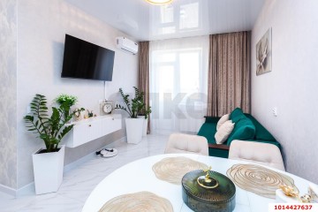 Фото №1: 2-комнатная квартира 55 м² - Краснодар, мкр. жилой комплекс Дыхание, ул. Лётчика Позднякова, 2к19