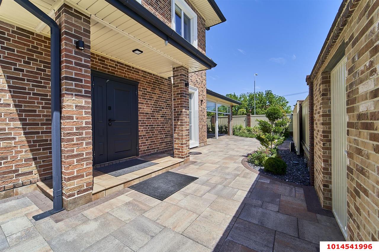 Фото №2: Дом 247 м² + 6.7 сот. - Краснодар, коттеджный  Зелёная Долина, ул. Ростокская