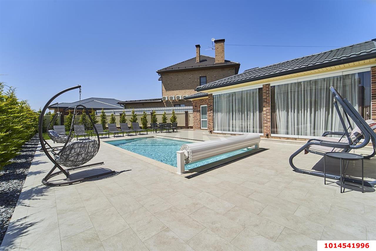 Фото №1: Дом 247 м² + 6.7 сот. - Краснодар, коттеджный  Зелёная Долина, ул. Ростокская