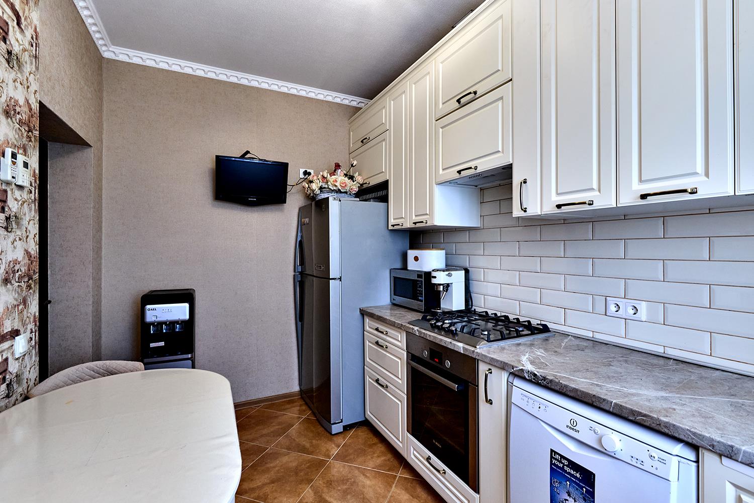 Фото №2: 4-комнатная квартира 107 м² - Яблоновский, ул. Советская, 6