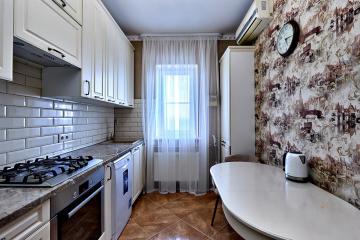 Фото №1: 4-комнатная квартира 107 м² - Яблоновский, ул. Советская, 6