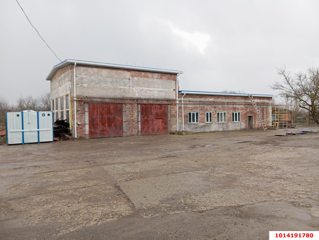 Фото №1: Производственное помещение 1850 м² - Холмская, 3-й, ул. Ленина, 1А