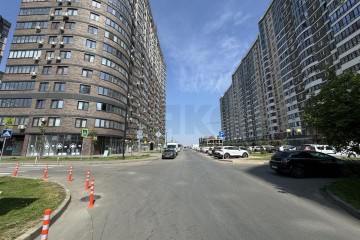 Фото №1: Торговое помещение 61 м² - Краснодар, мкр. жилой комплекс Red777, ул. Адмирала Крузенштерна, 5