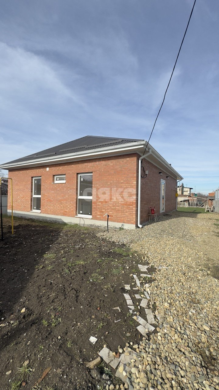 Фото №1: Дом 98 м² + 6.5 сот. - Кореновск, мкр. 1-й квартал, ул. Фрунзе