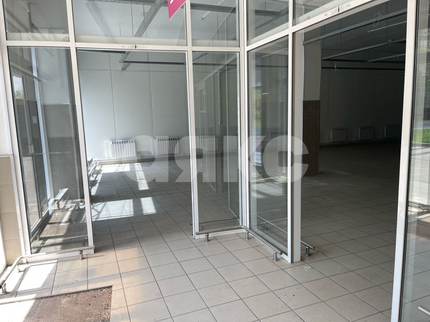 Фото №7: Коммерция 480 м² - Ростов-на-Дону, Западный, ул. Мадояна, 2