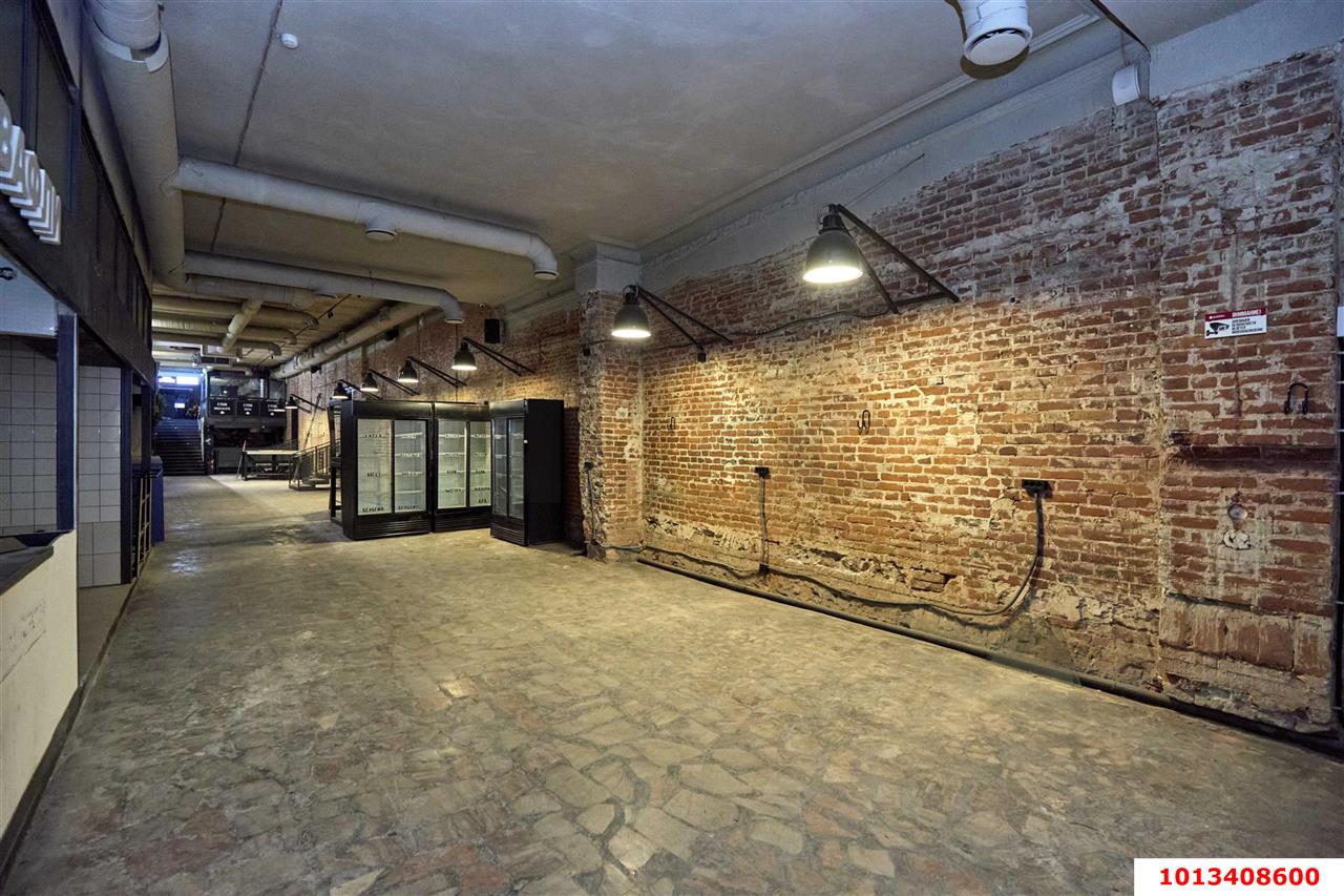 Фото №8: Отдельное здание 2217 м² - Краснодар, Центральный внутригородской округ, мкр. Центральный, ул. Красная, 70