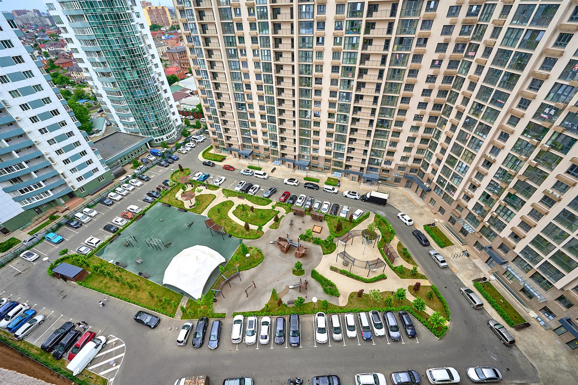 Фото №1: 1-комнатная квартира 44 м² - Краснодар, ЖК Аврора, Западный внутригородской округ, мкр. жилой комплекс Аврора, ул. имени Дзержинского, 95