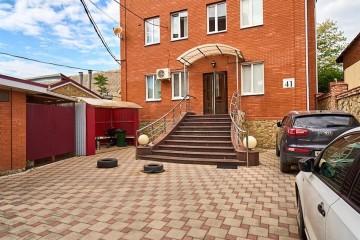 Фото №1: Торговое помещение 988 м² - Краснодар, мкр. Западный внутригородской округ, ул. Пашковская, 41