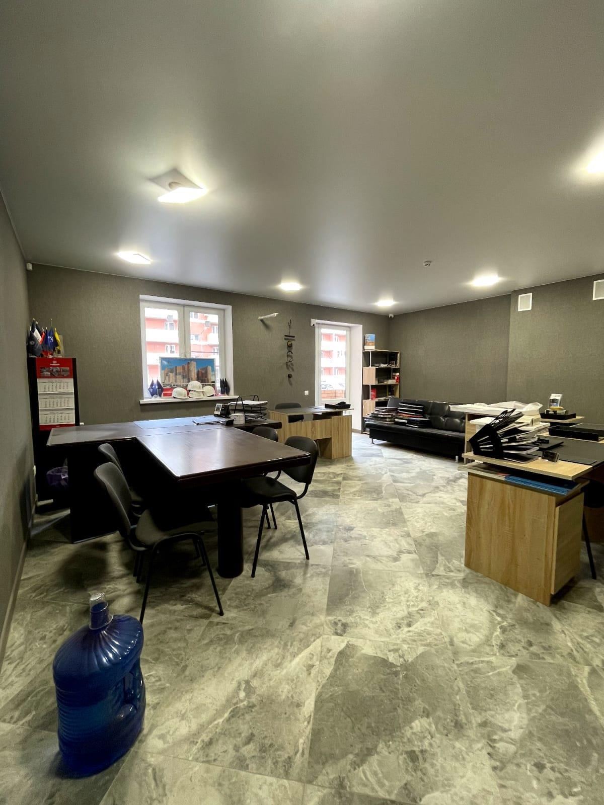 Фото №5: Коммерция 70 м² - Новая Адыгея, мкр. жилой комплекс Золотая линия 2, ул. Бжегокайская, 25к1