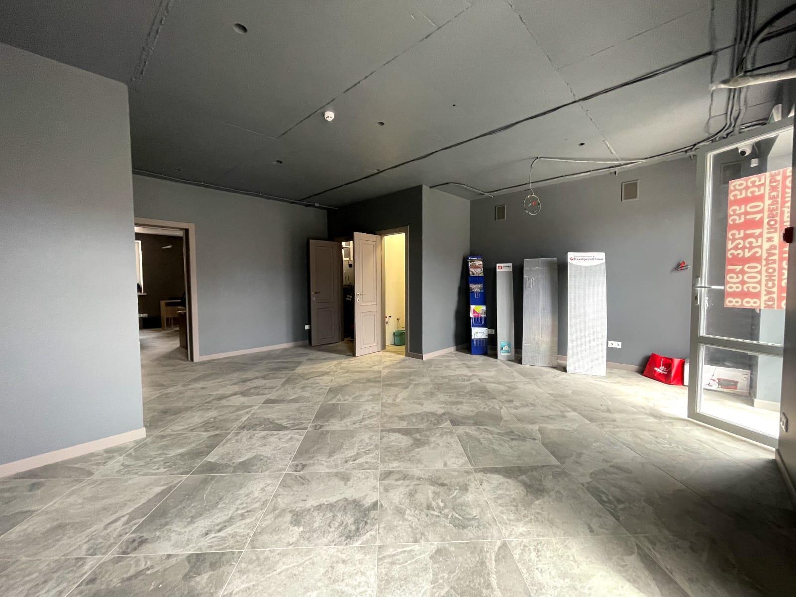 Фото №1: Коммерция 70 м² - Новая Адыгея, мкр. жилой комплекс Золотая линия 2, ул. Бжегокайская, 25к1