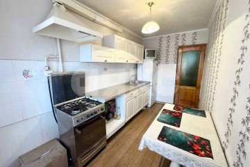 Фото №3: 4-комнатная квартира 94 м² - Нижнекамск, мкр. 6-й, пр-кт Химиков, 64