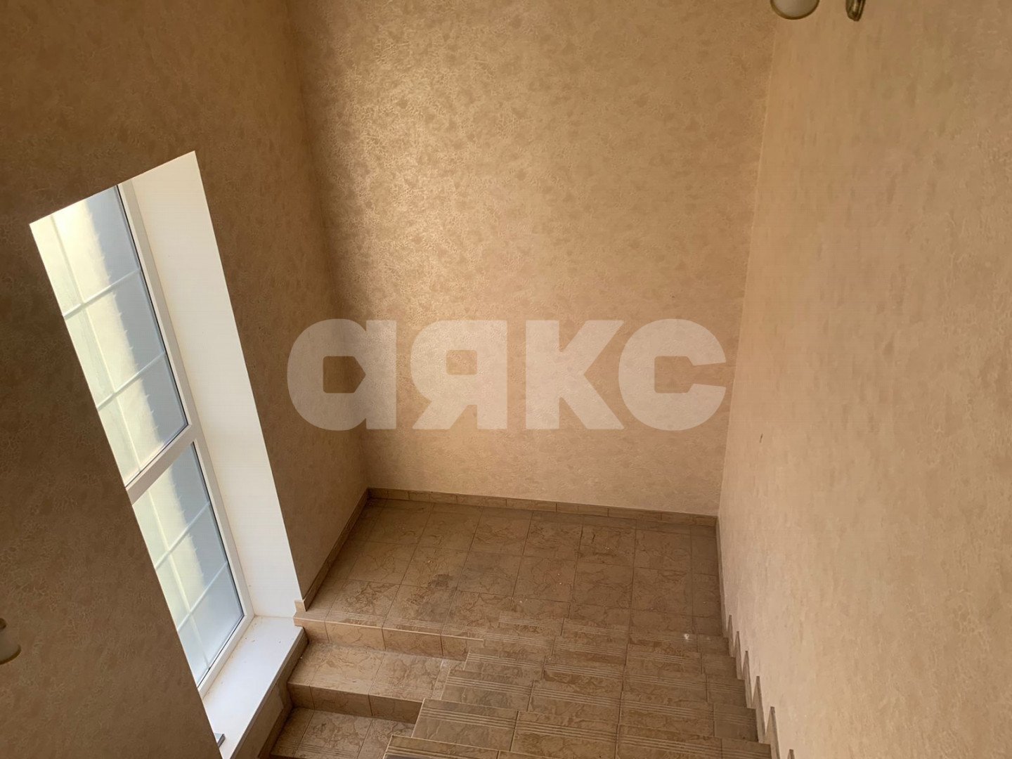 Фото №5: Коммерция 100 м² - Ленинаван, коттеджный  Приозёрье, ул. Садовое Кольцо, 42