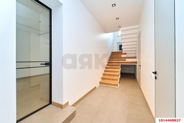 Фото №2: Дом 499 м² - Краснодар, мкр. Камвольно-суконный Комбинат, ул. 2-я Заречная, 3