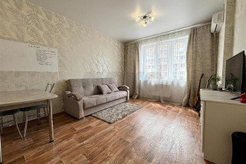 Фото №1: 1-комнатная квартира 40 м² - Краснодар, мкр. имени Петра Метальникова, ул. Тополиная, 46к1