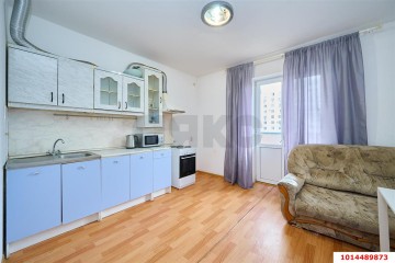 Фото №1: 2-комнатная квартира 83 м² - Краснодар, мкр. Юбилейный, б-р Платановый, 4