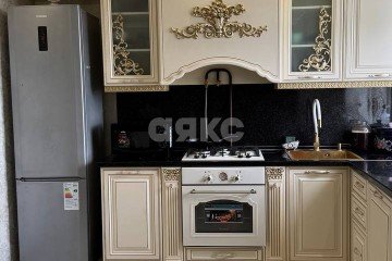 Фото №1: 3-комнатная квартира 63 м² - Мариуполь, р. Центральный, пр-кт Металлургов, 102