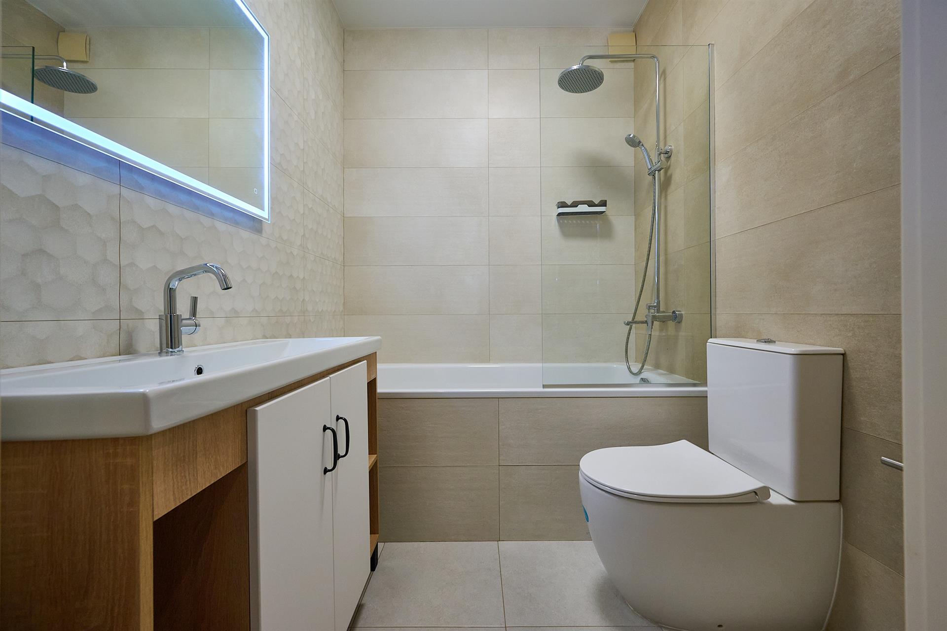 Фото №10: 2-комнатная квартира 88 м² - Краснодар, Центральный внутригородской округ, Западный внутригородской округ, жилой комплекс Центральный, мкр. Центральный, ул. Будённого, 129