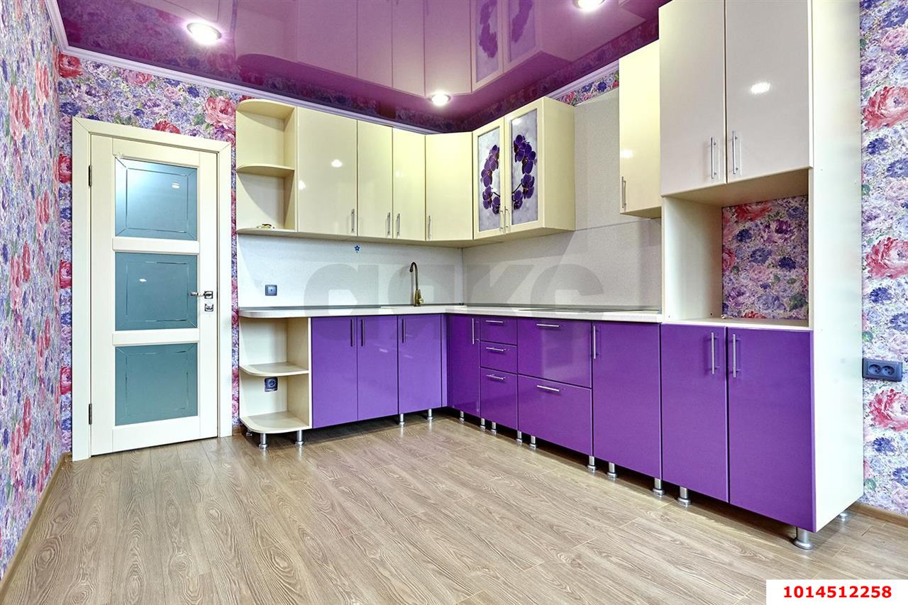 Фото №1: 2-комнатная квартира 72 м² - Краснодар, Музыкальный, ЖК Времена Года, жилой комплекс Времена года, Завод Радиоизмерительных Приборов, Прикубанский внутригородской округ, мкр. имени Петра Метальникова, ул. Евгении Жигуленко, 4