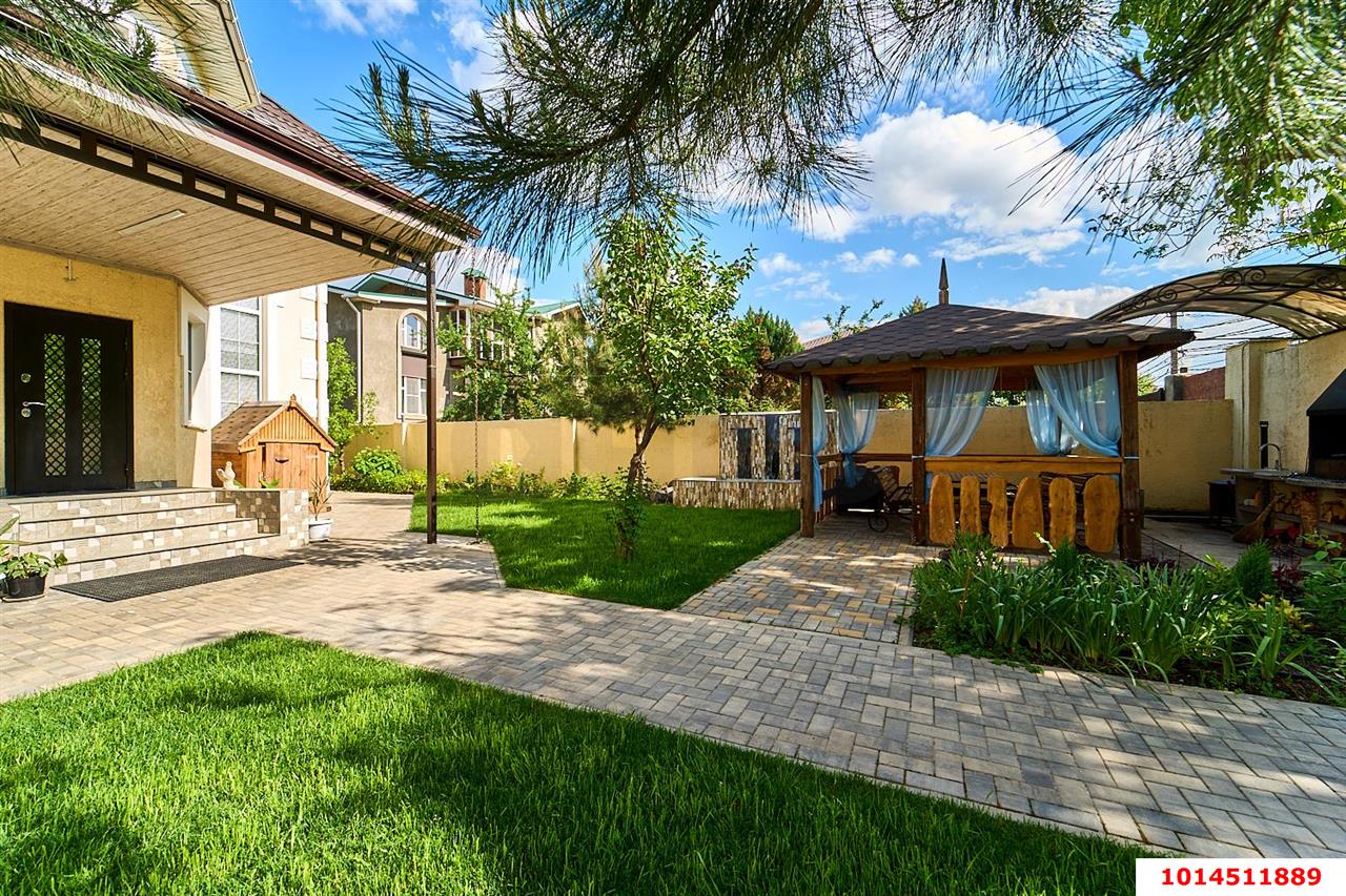 Фото №2: Дом 256 м² + 8 сот. - Краснодар, Прикубанский внутригородской округ, Завод Радиоизмерительных Приборов, мкр. Музыкальный, ул. Агрохимическая, 104