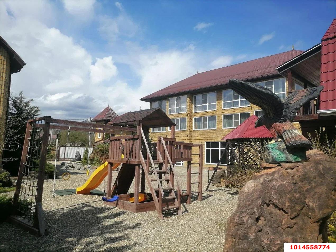 Фото №1: Дом 348 м² + 10.82 сот. - Даховская, ул. Прохладная, 21