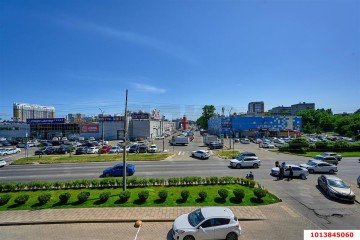 Фото №3: Торговое помещение 72 м² - Краснодар, мкр. жилой комплекс Аквамарин, ул. Уральская, 75к1