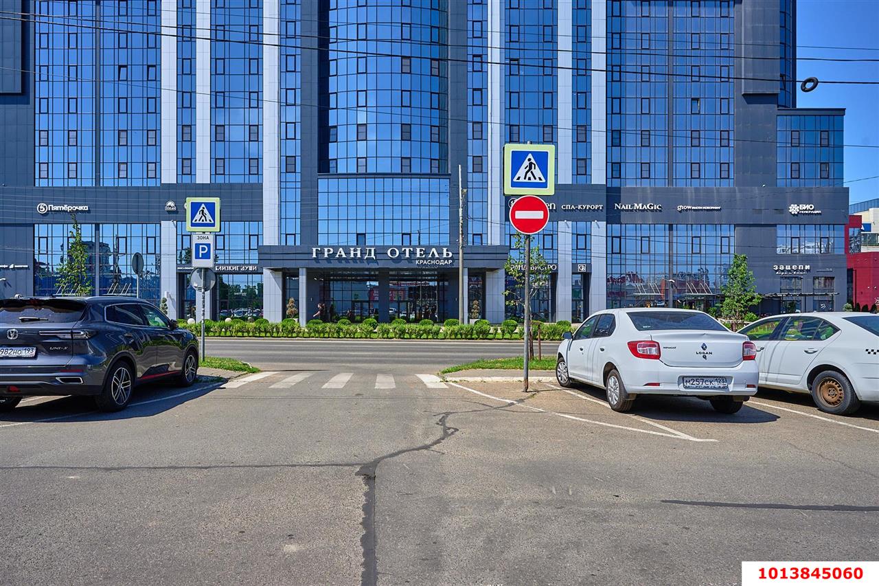 Фото №2: Торговое помещение 72 м² - Краснодар, жилой комплекс Аквамарин, ул. Уральская, 75к1