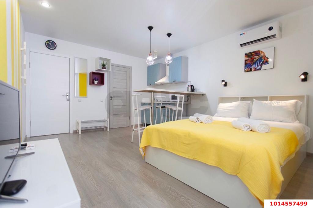 Фото №1: 2-комнатная квартира 42 м² - Краснодар, жилой комплекс Кремлёвские Ворота, ул. Кореновская, 2к2