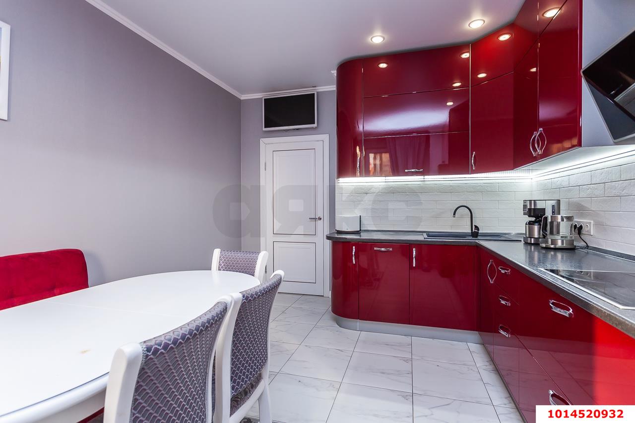 Фото №4: 3-комнатная квартира <span class="whitespace-nowrap">90 м²</span>, <span class="whitespace-nowrap">13/23 эт.</span> - Краснодар, Карасунский внутригородской округ, мкр. Почтовый, пр-кт имени писателя Знаменского, 20