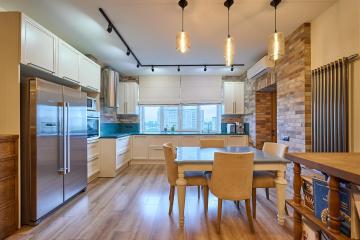 Фото №1: 3-комнатная квартира 136 м² - Краснодар, мкр. Центральный, ул. Красина, 9/1