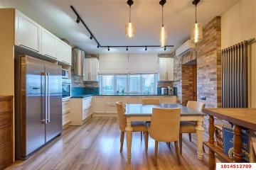 Фото №1: 3-комнатная квартира 147 м² - Краснодар, мкр. Центральный, ул. Красина, 9/1