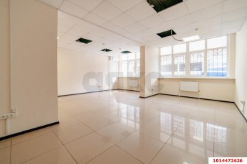 Фото №1: Торговое помещение 167 м² - Краснодар, мкр. Центральный, ул. Фабричная, 10