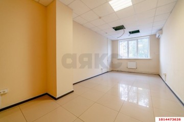 Фото №3: Торговое помещение 167 м² - Краснодар, мкр. Центральный, ул. Фабричная, 10