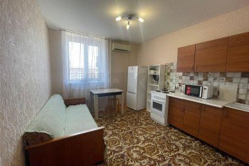 Фото №1: 1-комнатная квартира 40 м² - Краснодар, мкр. Военный городок № 109, ул. Кореновская, 63