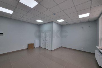 Фото №3: Торговое помещение 37 м² - Краснодар, мкр. жилой комплекс Краски, ул. Краеведа Соловьёва, 6к7