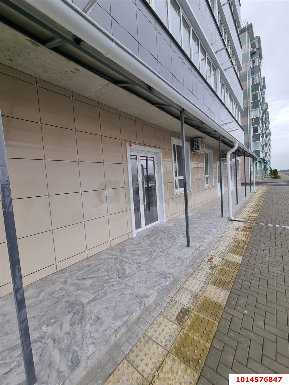 Фото №8: Торговое помещение 37 м² - Краснодар, жилой комплекс Краски, ул. Краеведа Соловьёва, 6к7