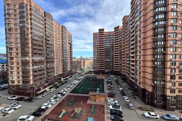 Фото №1: 2-комнатная квартира 67 м² - Краснодар, мкр. Центральный, ул. Октябрьская, 181/2