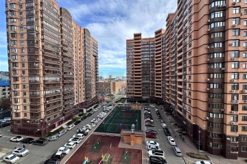 Фото №1: 2-комнатная квартира 67 м² - Краснодар, мкр. Центральный, ул. Октябрьская, 181/2