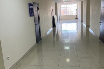 Фото №5: Офисное помещение 611 м² - Краснодар, мкр. Западный внутригородской округ, ул. Северная, 326