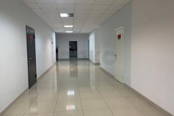 Фото №2: Офисное помещение 611 м² - Краснодар, мкр. Западный внутригородской округ, ул. Северная, 326