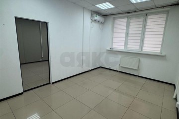 Фото №5: Торговое помещение 165 м² - Краснодар, мкр. Центральный, ул. Фабричная, 10