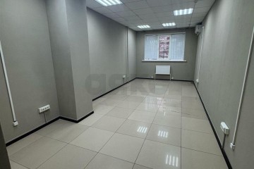 Фото №4: Торговое помещение 165 м² - Краснодар, мкр. Центральный, ул. Фабричная, 10