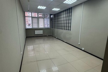 Фото №3: Торговое помещение 165 м² - Краснодар, мкр. Центральный, ул. Фабричная, 10