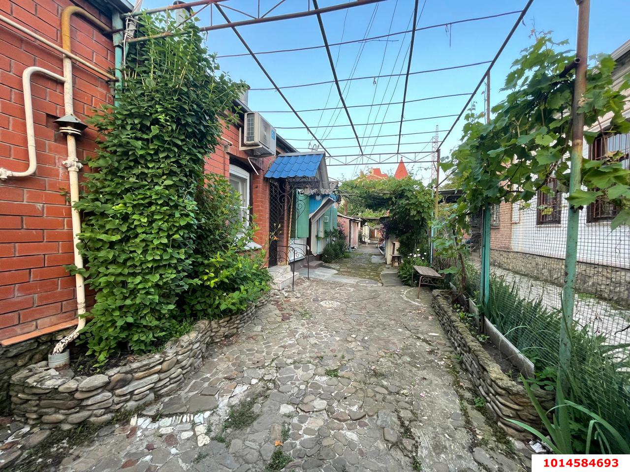 Фото №4: Часть дома 63 м² + 1 сот. - Краснодар, Центральный, ул. Леваневского, 87