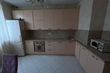 Фото №1: 2-комнатная квартира 74 м² - Краснодар, мкр. Камвольно-суконный Комбинат, ул. Максима Горького, 34/1