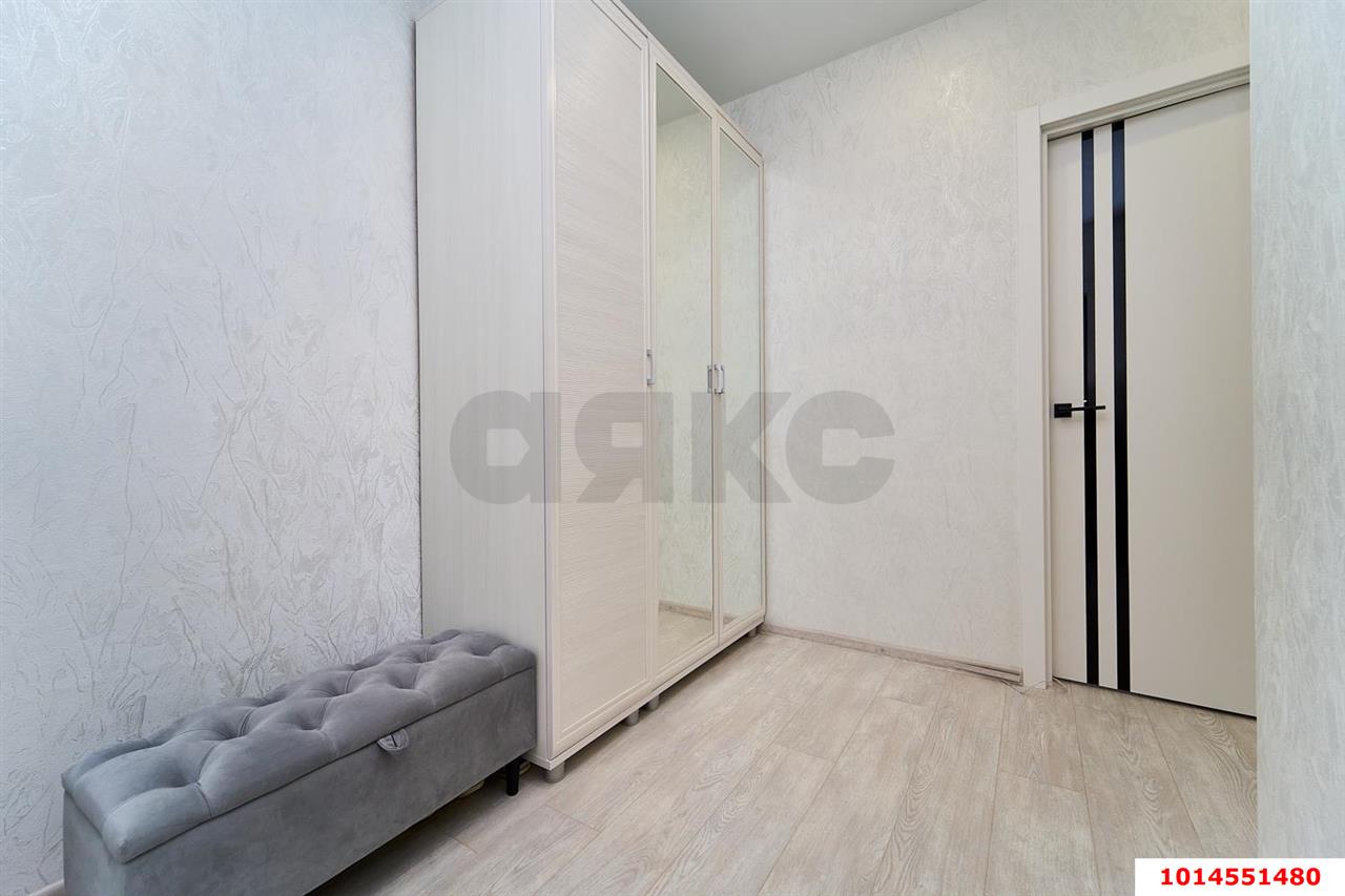 Фото №7: 2-комнатная квартира 64 м² - Краснодар, Прикубанский внутригородской округ, Завод Радиоизмерительных Приборов, жилой комплекс Времена Года 3, мкр. имени Петра Метальникова, ул. Цезаря Куникова, 24к1