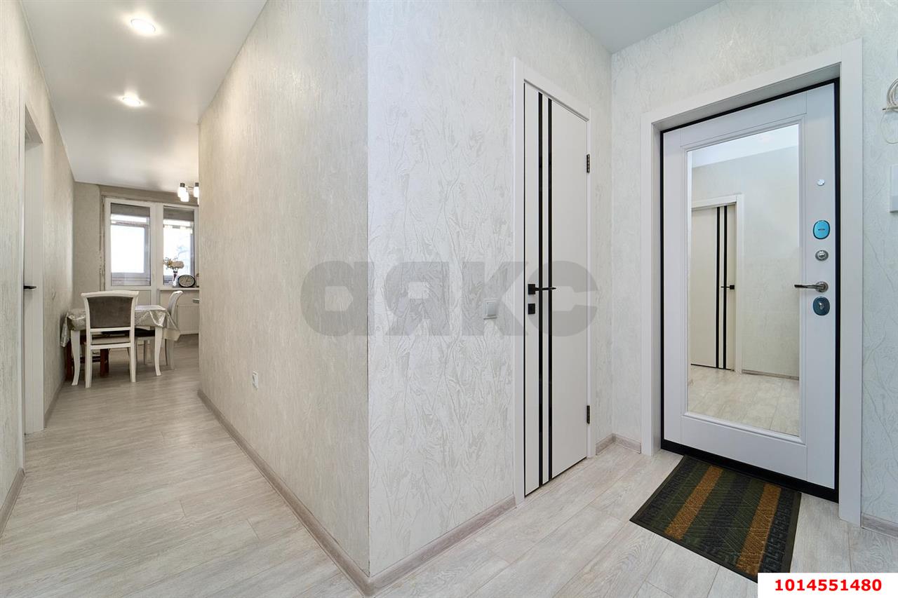 Фото №5: 2-комнатная квартира 64 м² - Краснодар, Прикубанский внутригородской округ, Завод Радиоизмерительных Приборов, жилой комплекс Времена Года 3, мкр. имени Петра Метальникова, ул. Цезаря Куникова, 24к1