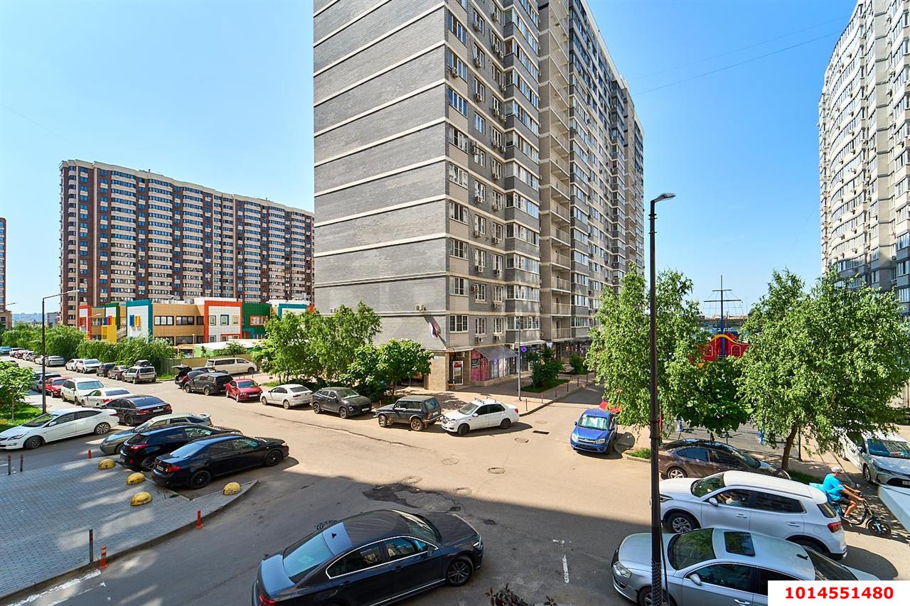 Фото №9: 2-комнатная квартира 64 м² - Краснодар, Прикубанский внутригородской округ, Завод Радиоизмерительных Приборов, жилой комплекс Времена Года 3, мкр. имени Петра Метальникова, ул. Цезаря Куникова, 24к1