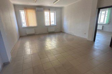 Фото №5: Офисное помещение 234 м² - Краснодар, мкр. Камвольно-суконный Комбинат, ул. Дежнёва, 40/3